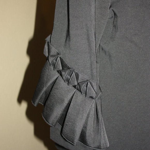 COS BLACK SHIRT TOP WITH BEAUTIFUL DETAIL ON THE SLEEVES - MEDIUM 4 6 - Picture 5 of 5